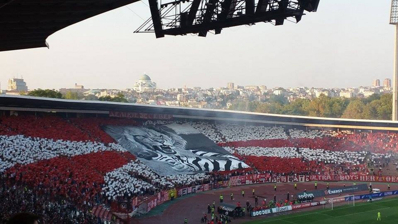 Transparent navijača Zvezde uoči 149. derbija