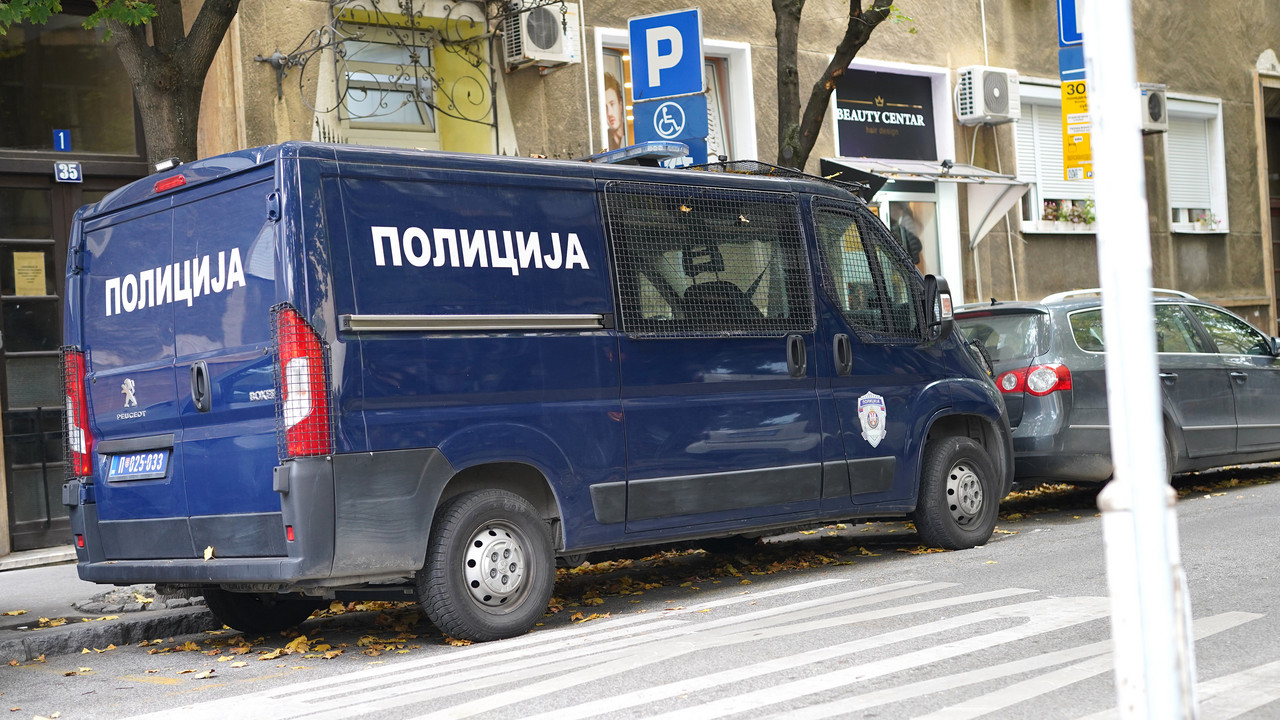 policija