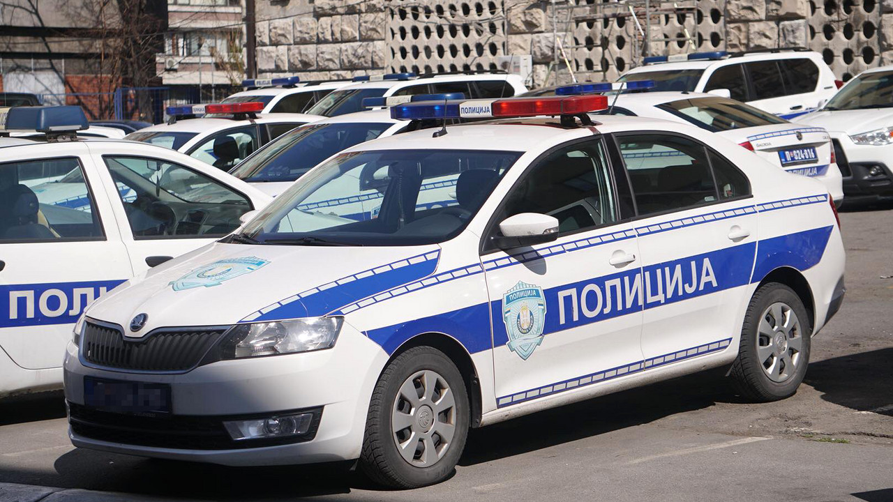 policija