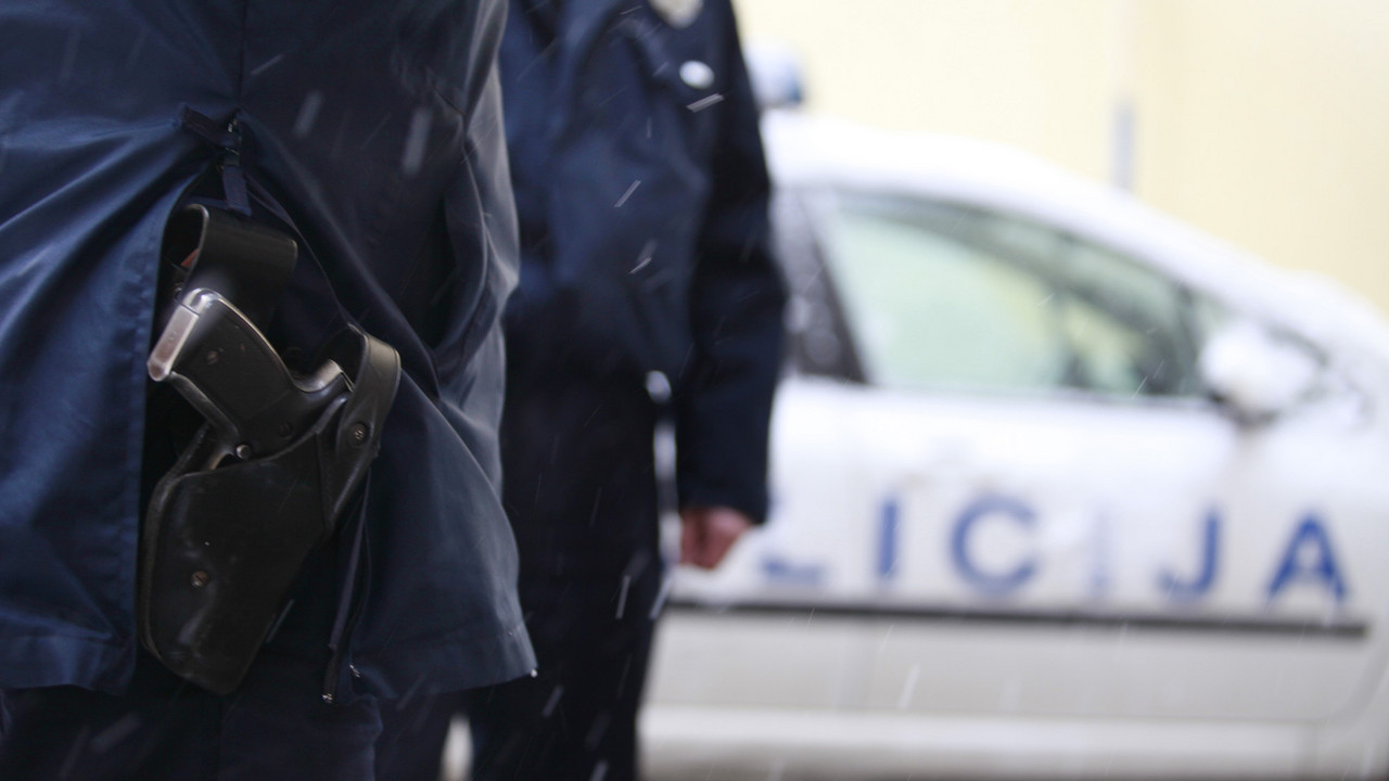 policija