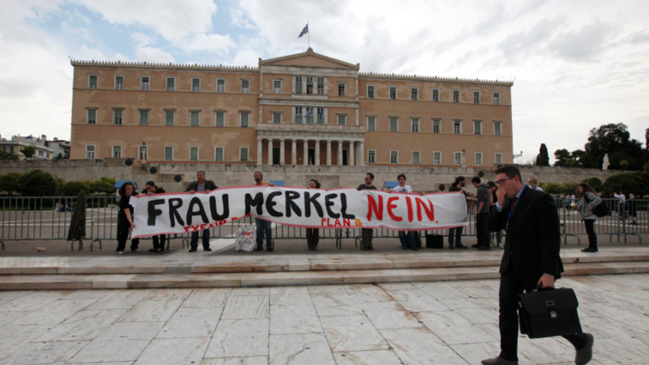 Angela Merkel, Grčka, protesti