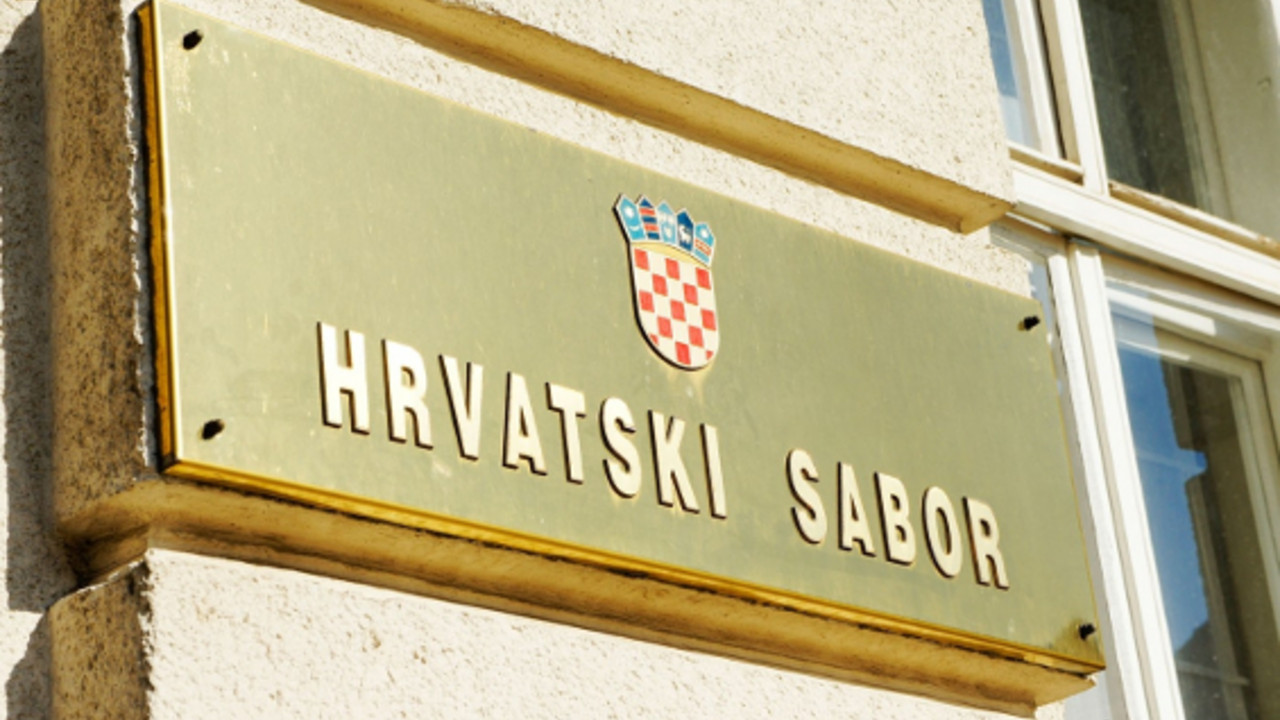 Proveriti potpise za referendum o ćirilici
