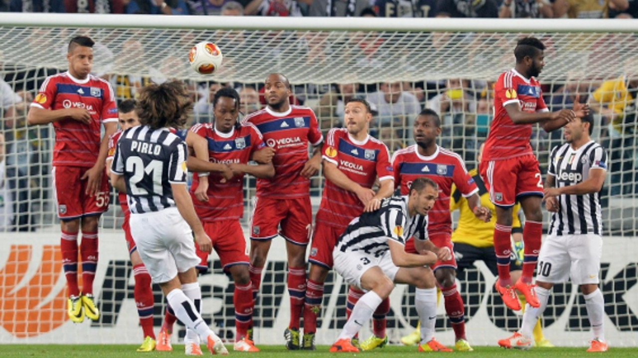 Andrea Pirlo, Mihajlović, slododan udarac
