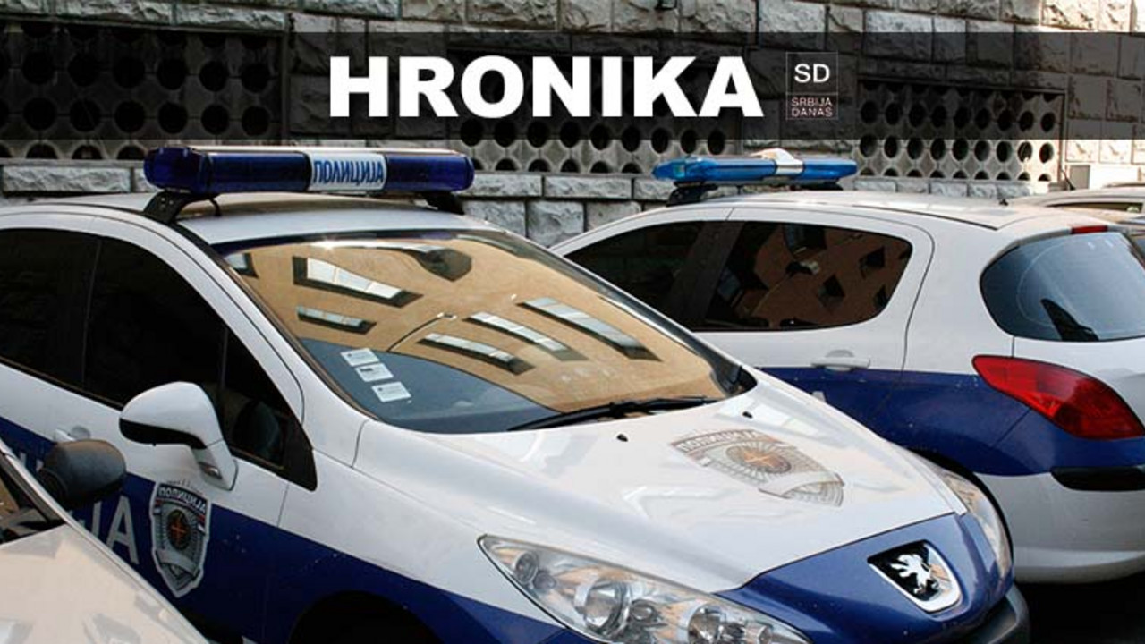 Policijski auto