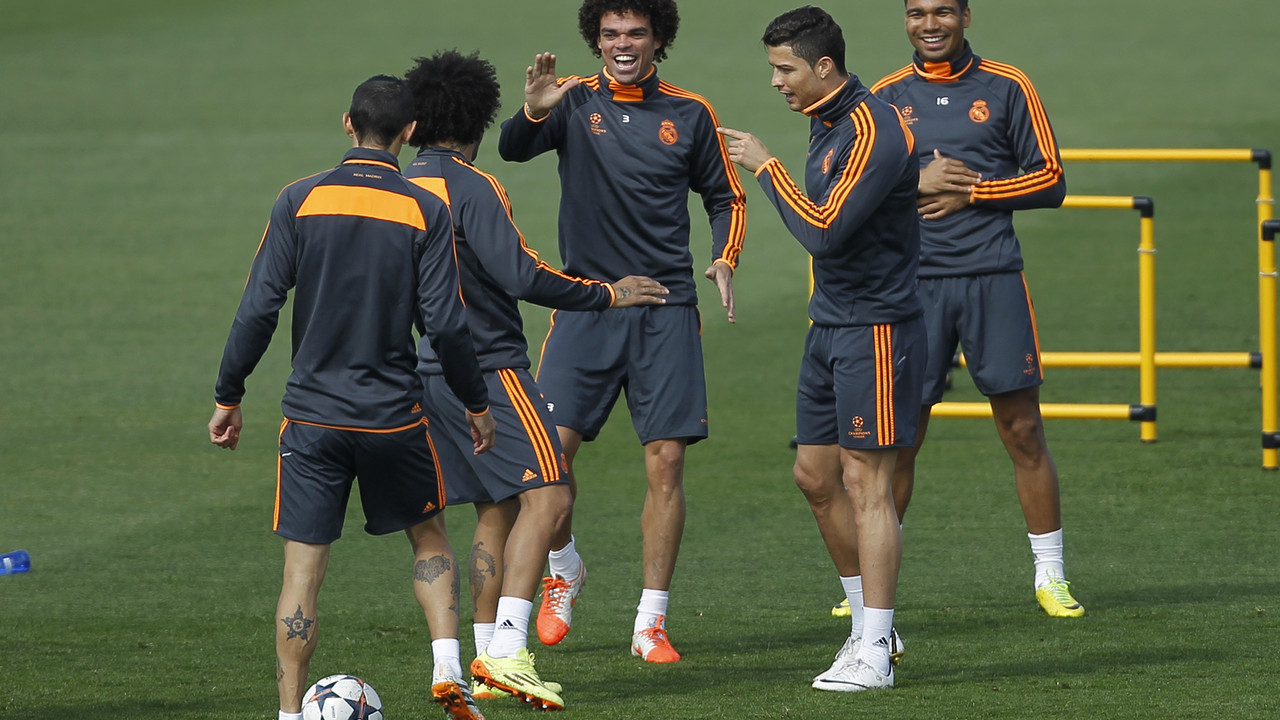 Pepe i fudbaleri Reala na treningu