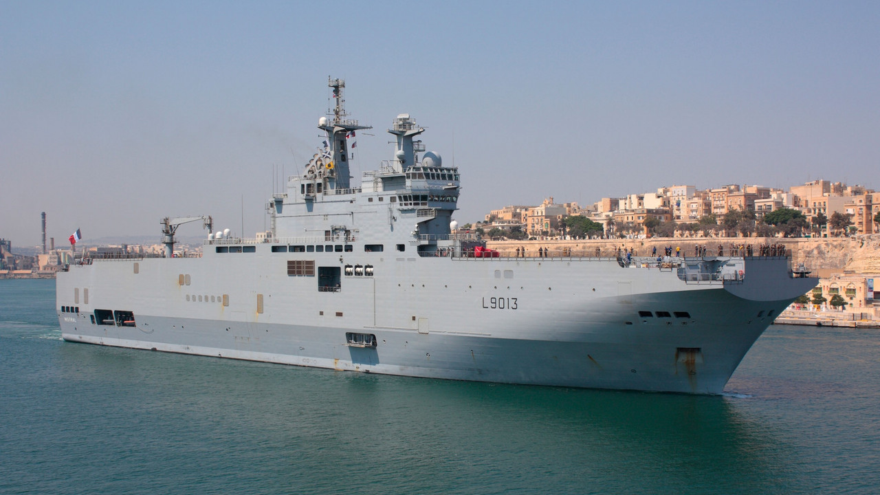 Francuski nosač tipa Mistral