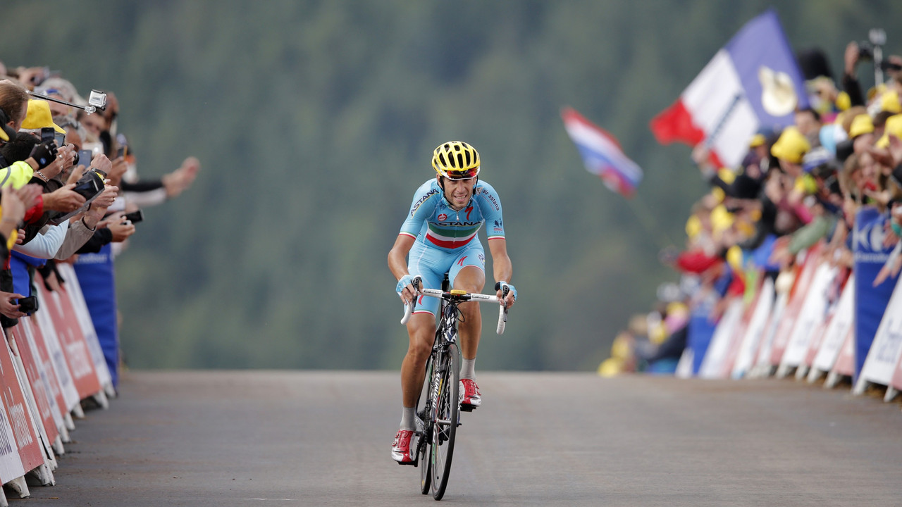 Vinćenco Nibali pobeđuje u desetoj etapi Tur de Fransa 2014.