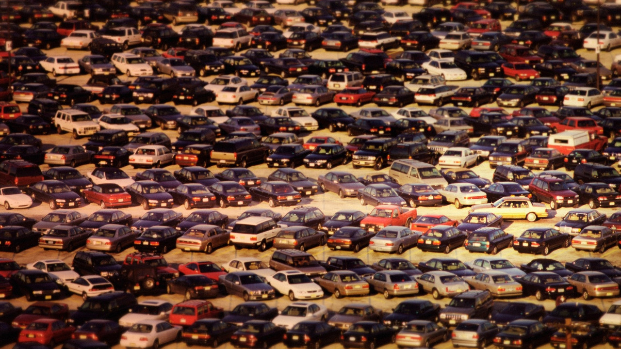 Ogroman parking za automobile