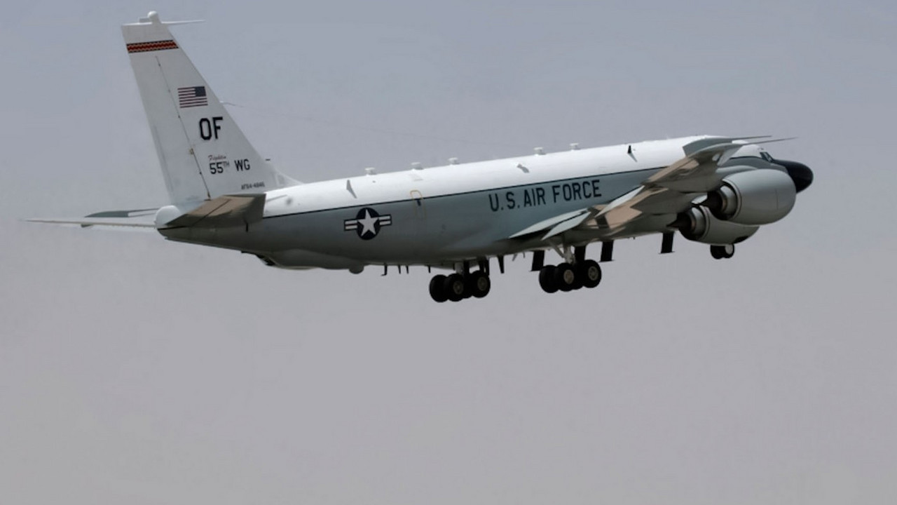 Avion preleteo u Švedsku