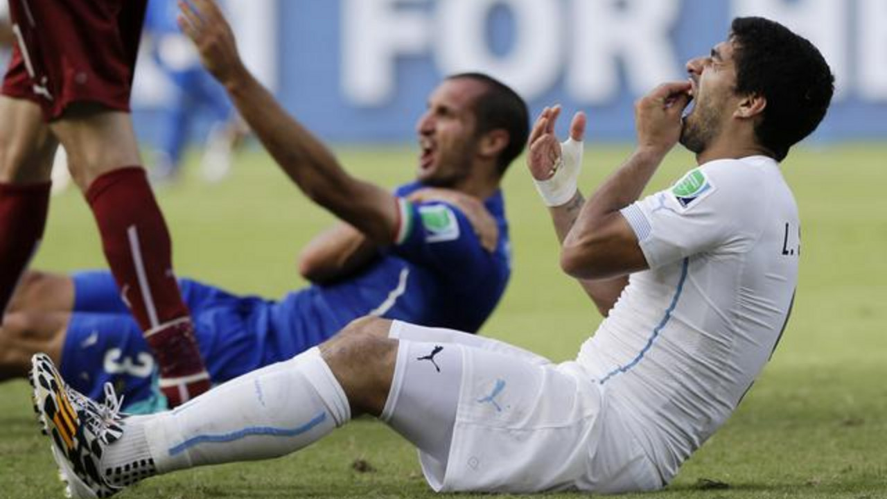 Luis Suarez, FK Barselona