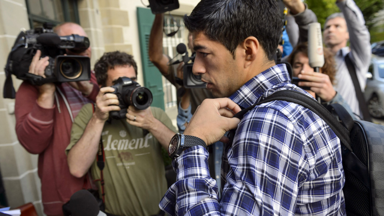 Luis Suarez prilikom dolaska na saslušanje CAS-a u Lozani povodom incidenta sa Đorđom Kjelinijem na SP u Brazilu