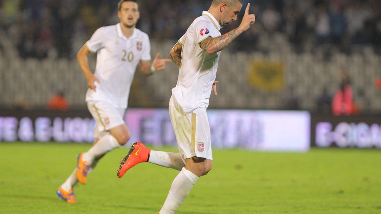 Aleksandar Kolarov slavi pogodak na prijateljskom meču Srbija - Francuska u Beogradu