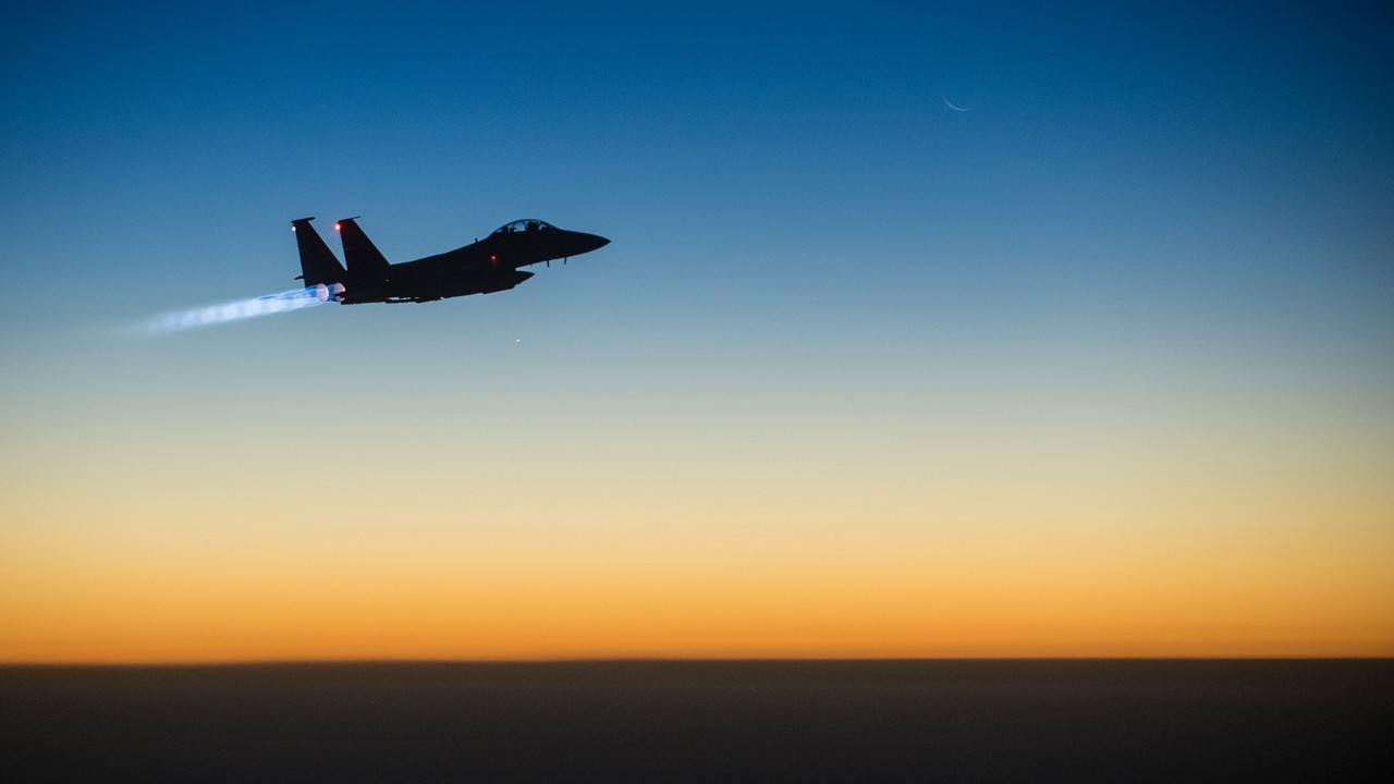 Američki F-15 u naletu ka položajima ISIL-a