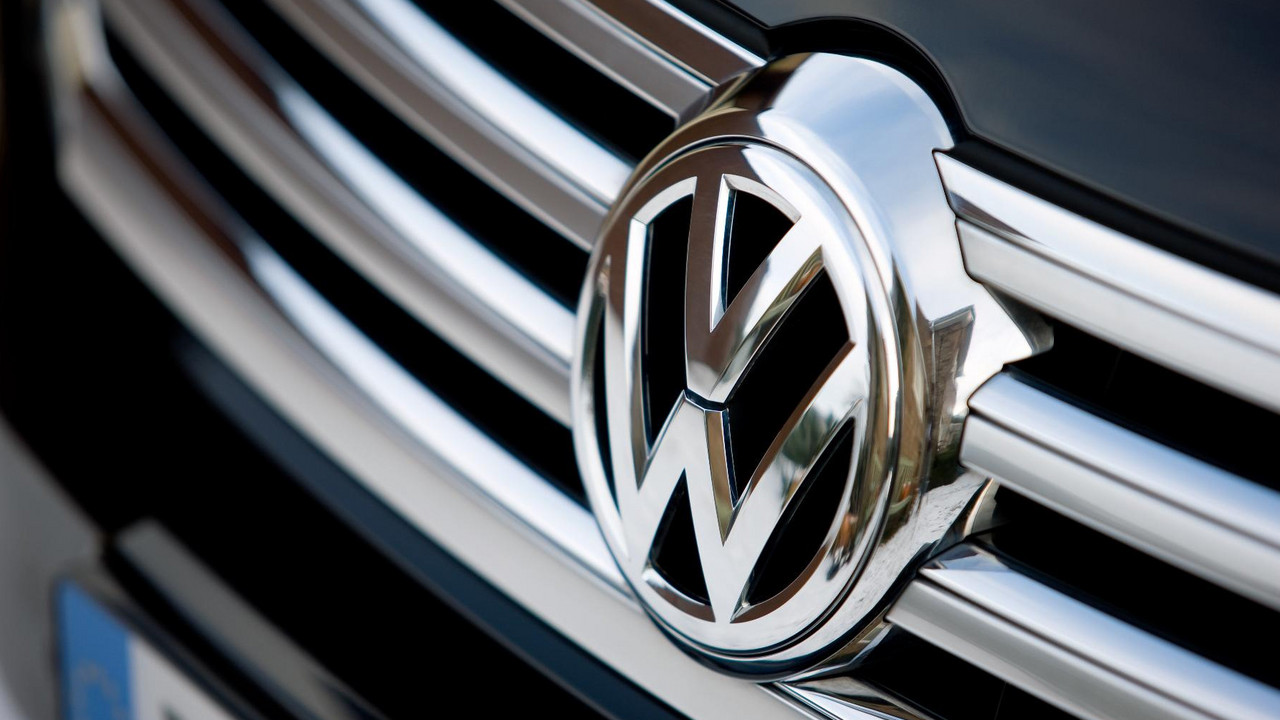 Čeona maska Volkswagenovog Phaetona iz 2011.