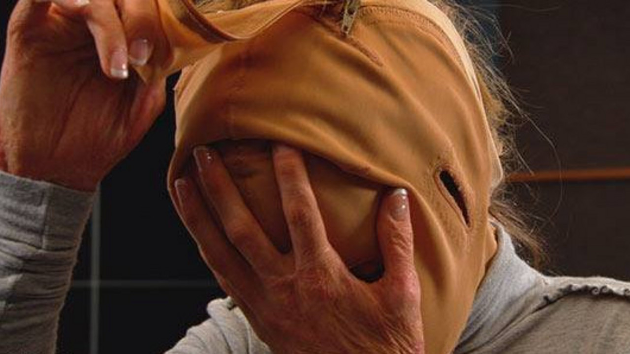 Dana Vulin sa maskom