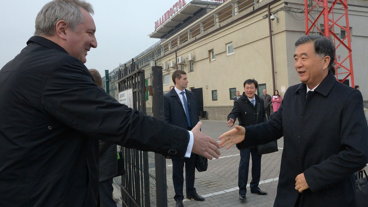 Dmitrij Rogozin i Vang Jang