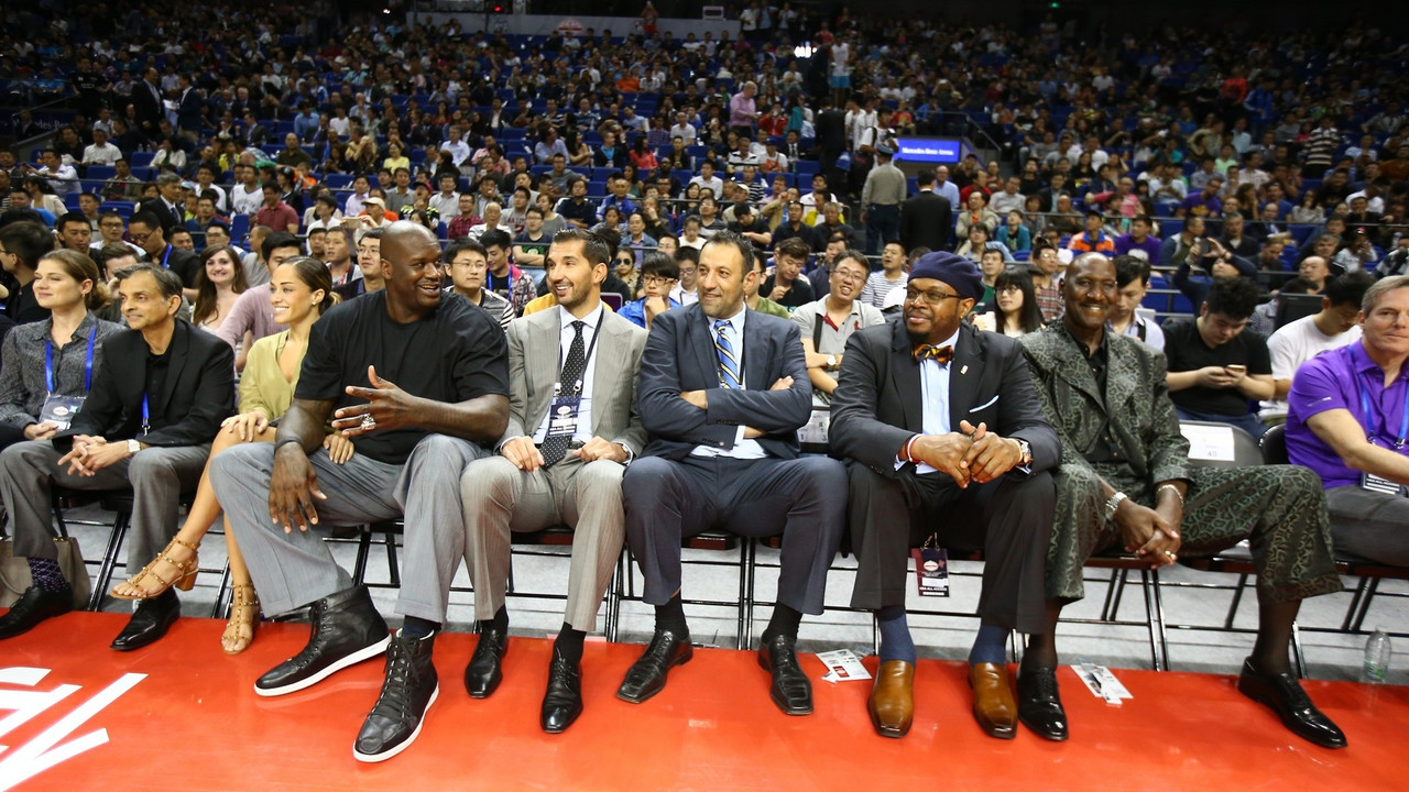 Peđa Stojaković i Vlade Divac na turneji Sakramenta u Kini