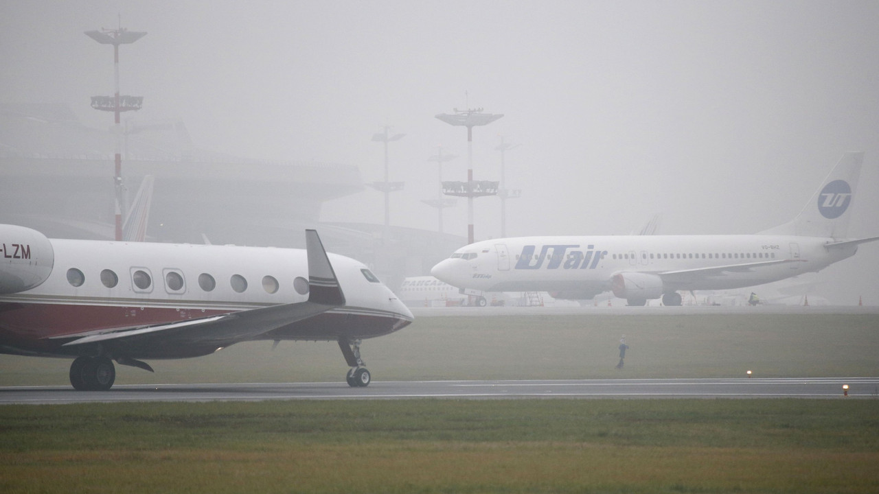 avioni na aerodromu Vnukovo u Moskvi