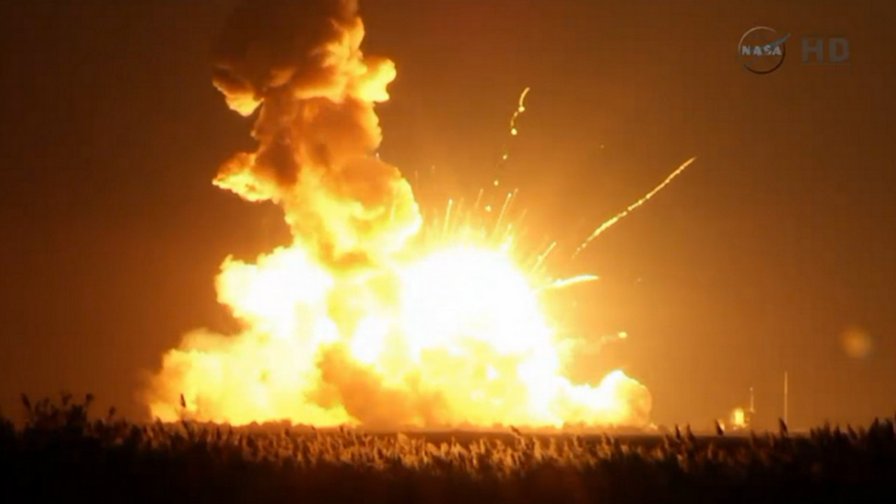 NASA raketa u plamenu