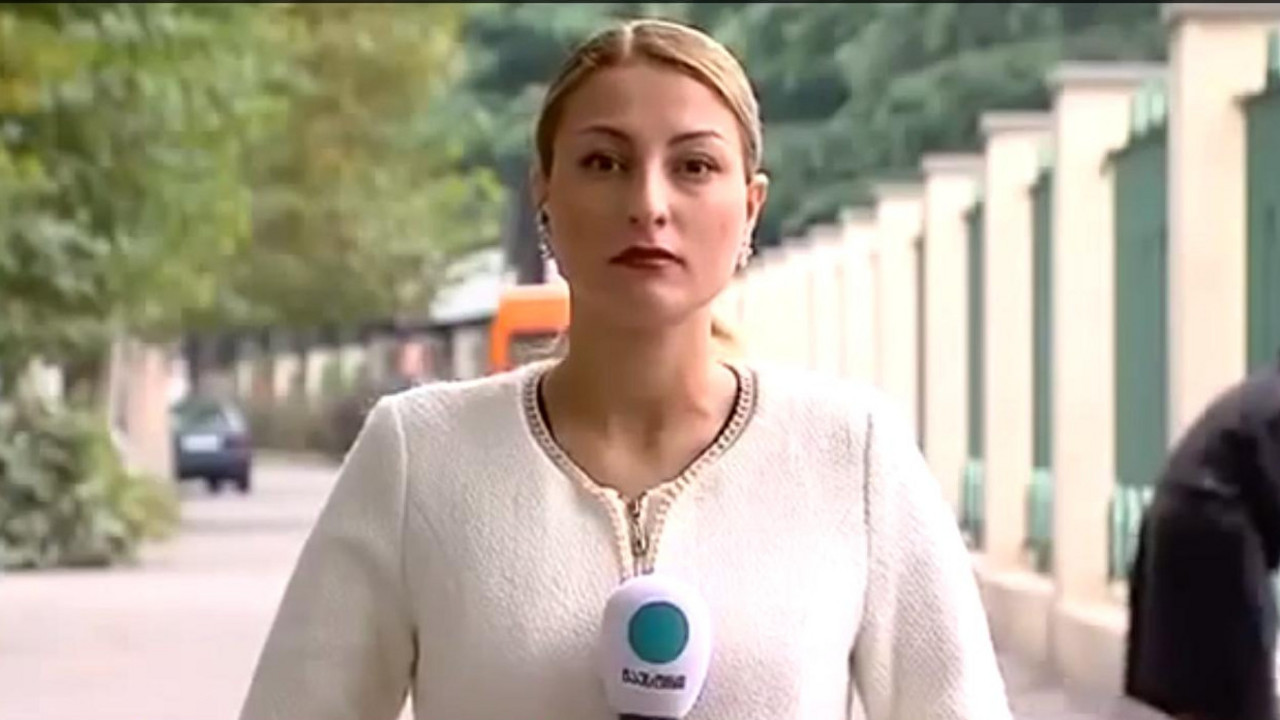 voditeljka u prenosu i starac koji vršu nuždu