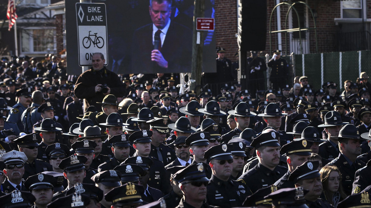 Policija okreće leđa Bilu de Blaziju