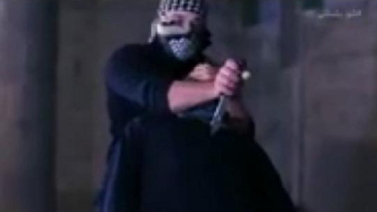 Hamas pokazuje kako se zabada nož