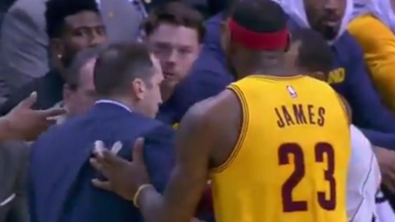 Lebron Džejms