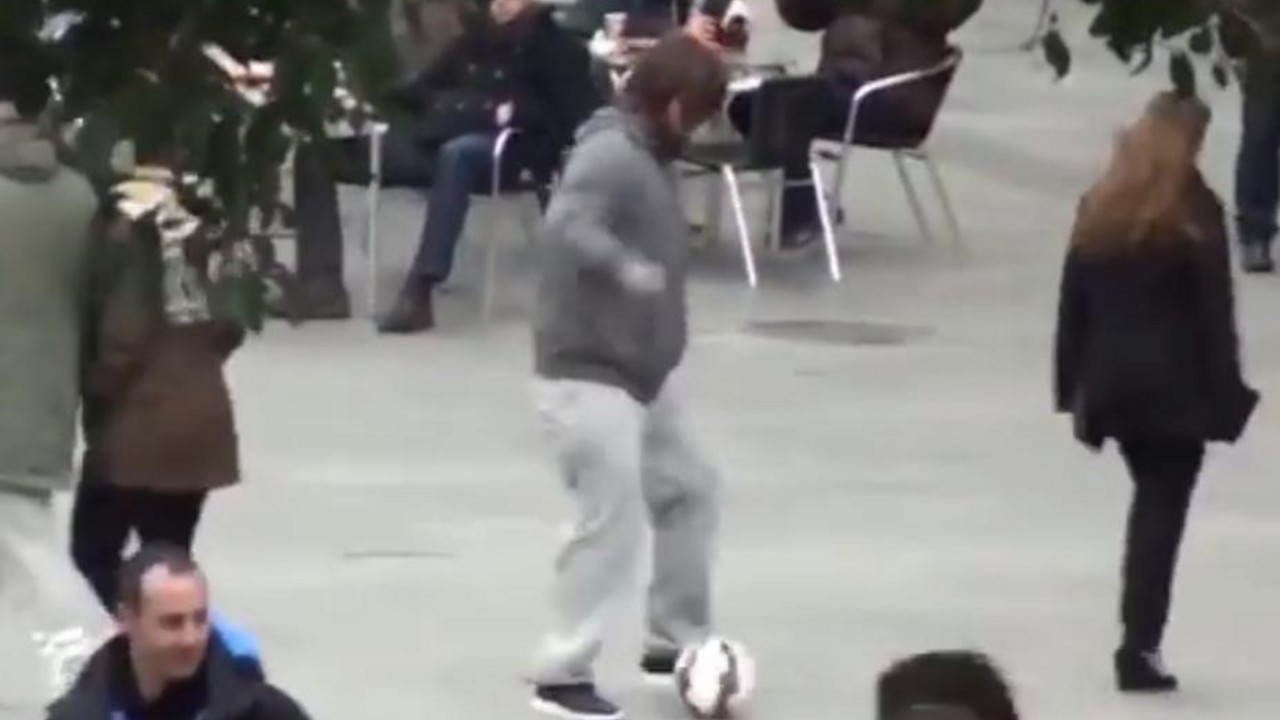 Kristijano Ronaldo kao beskućnik žonglira na ulicama Madrida