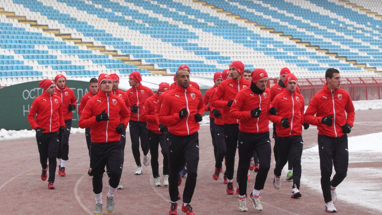 Fudbaleri Crvene zvezde na pripremama na Marakani