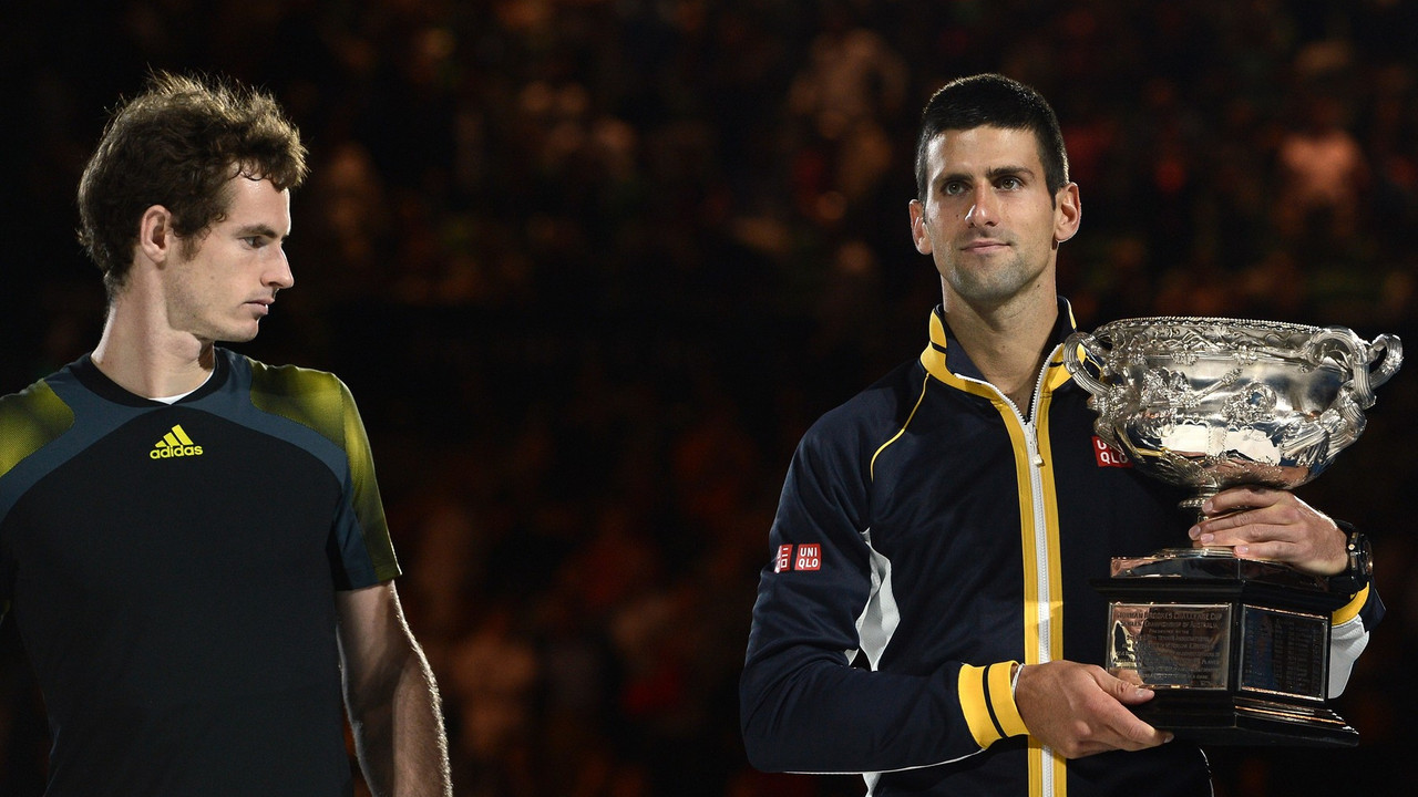 Endi Marej i Novak Đoković na ceremoniji dodele trofeja na Australijan Openu 2013. godine