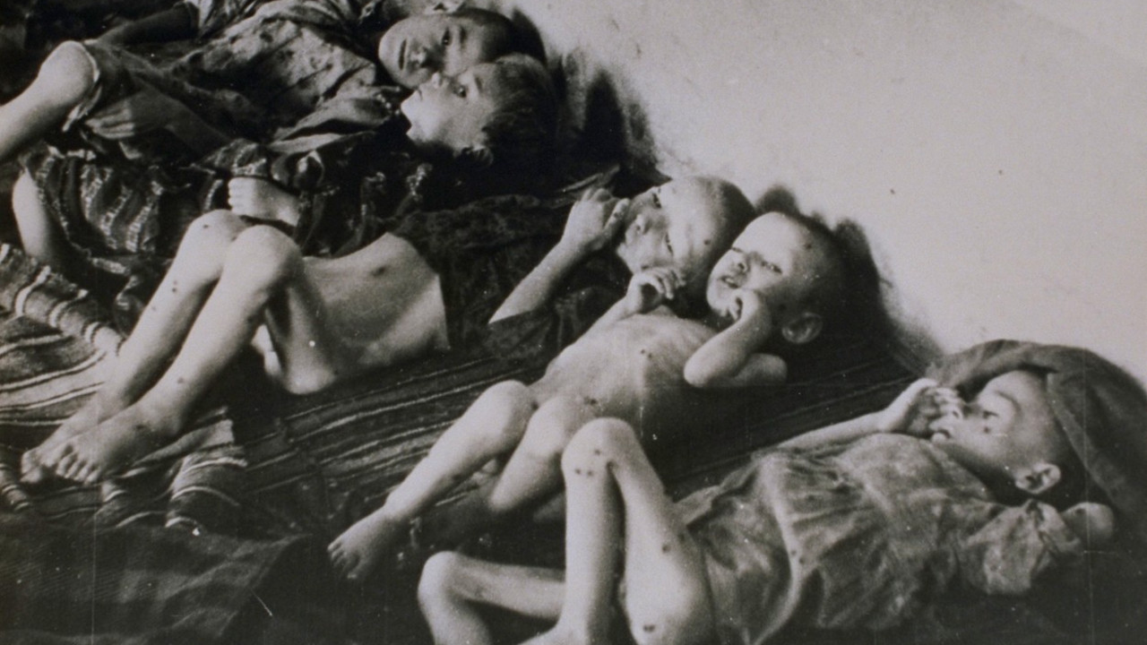 Srpska deca u koncentracionom logoru Jasenovac (NDH).