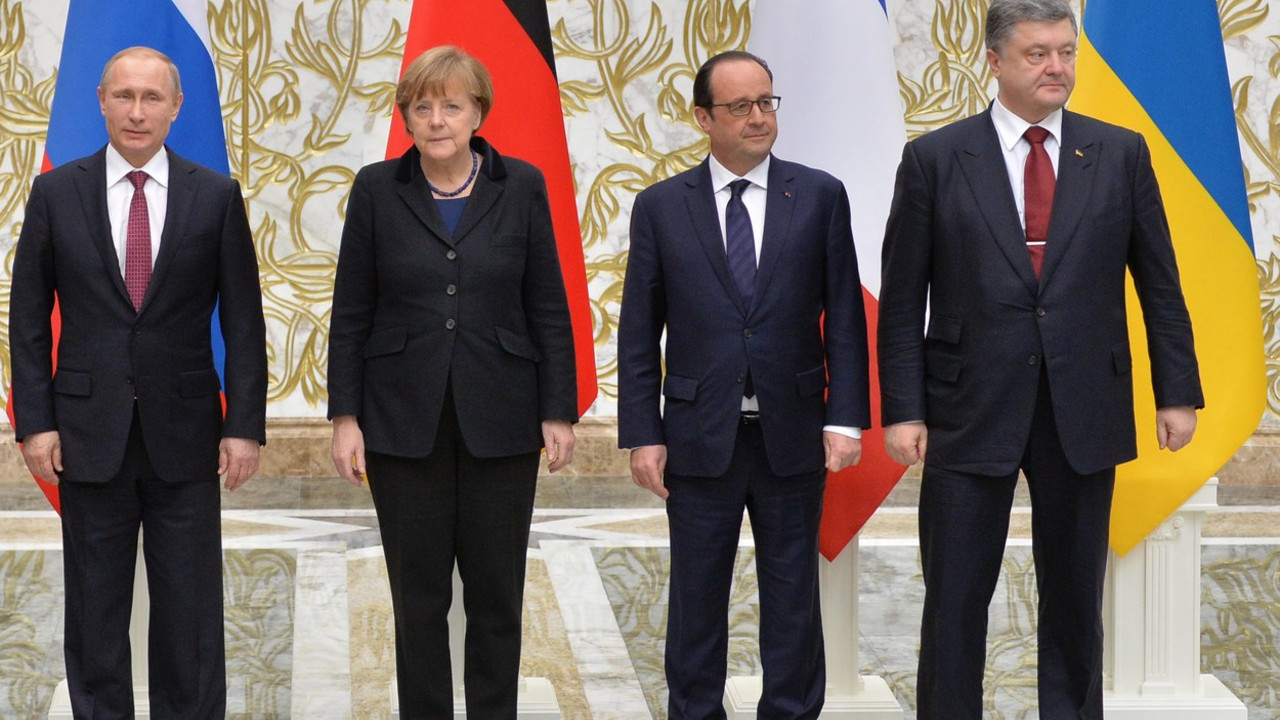 Vladimir Putin, Angela Merkel, Fransoa Oland i Petro Porošenko na pregovorima u Minsku