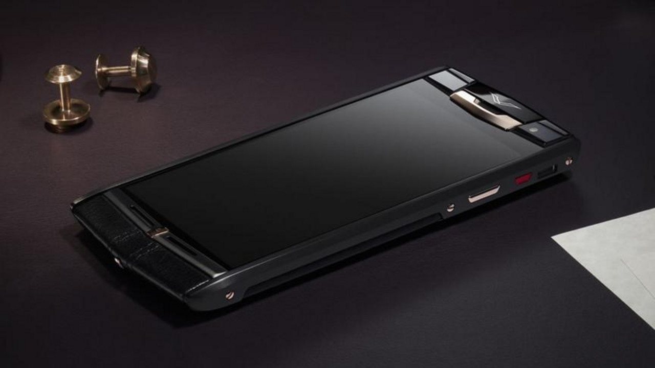 Vertu Signature Touch