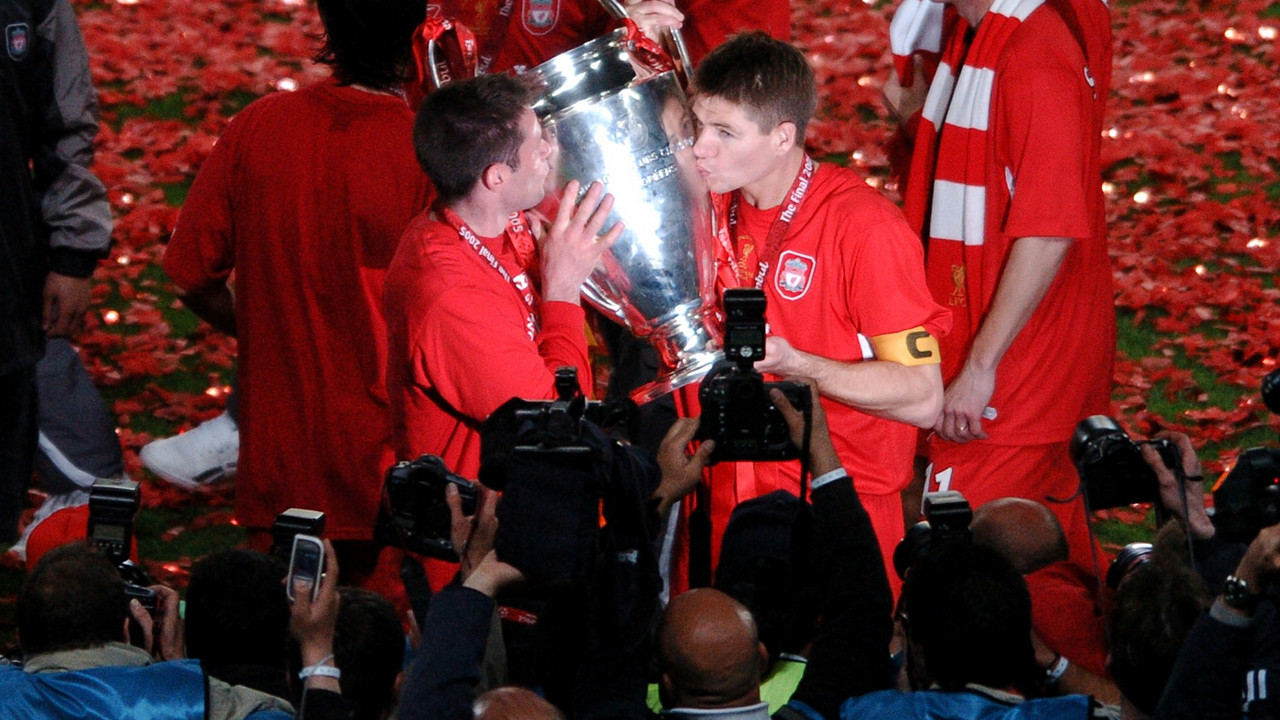 Stiven Džerard i Džejmi Karager slave osvajanje Lige šampiona 2005. godine