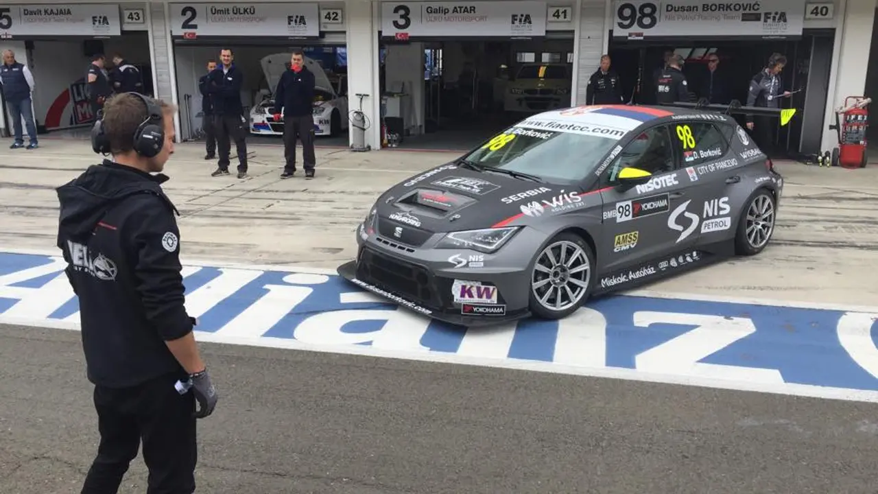 Dušan Borković na stazi Hungaroring uoči starta ETCC šampionata