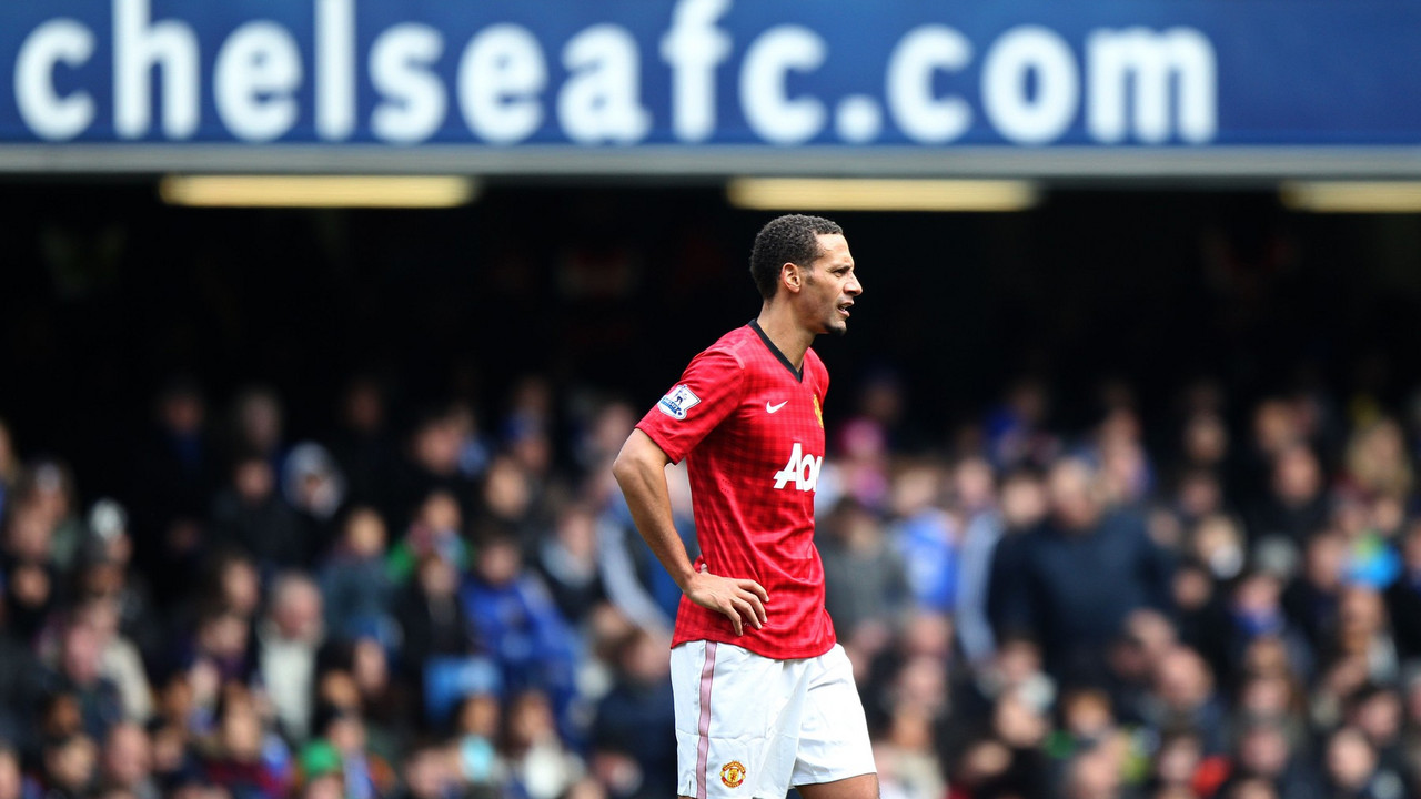 Rio Ferdinand u dresu Mančester junajteda protiv Čelsija
