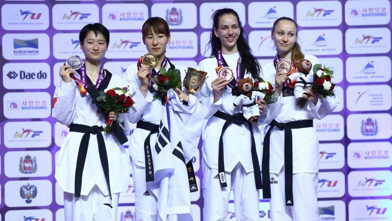 Tijana Bogdanović na pobedničkom postolju na Svetskom prvenstvu u Rusiji
