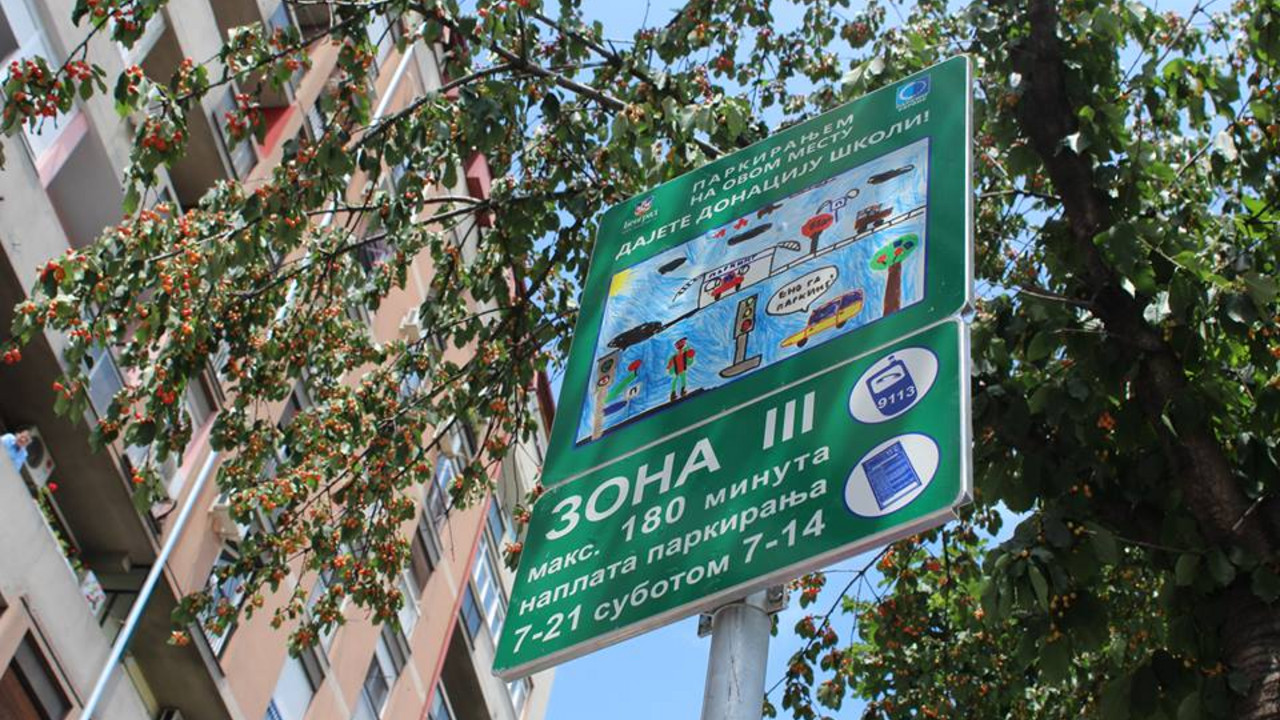 Saobraćajni znak đačko parking mesto