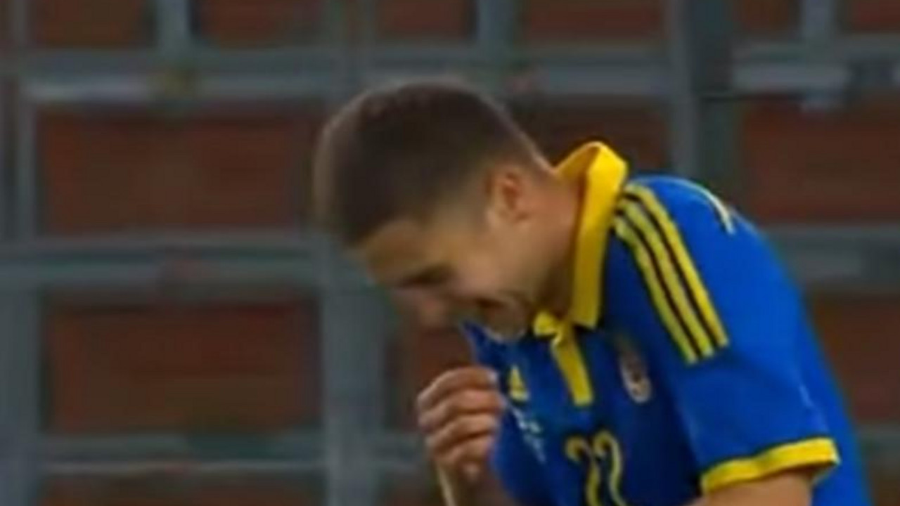Artem Kravec se smeje posle postignutog gola protiv Gruzije