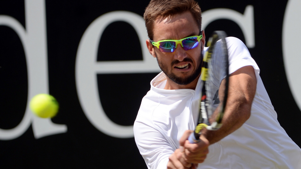 Viktor Troicki u finalnom meču Mercedes kupa u Štutgartu protiv Rafaela Nadala