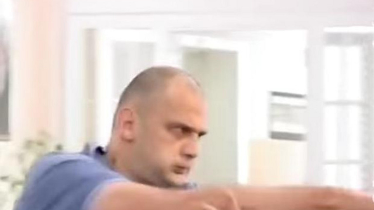 napad nožem