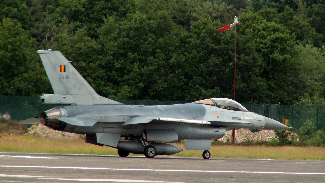Avion f-16
