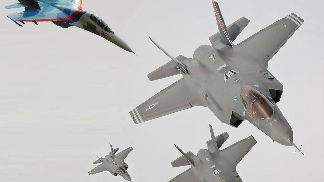 Sukob aviona Su-27 i F-35