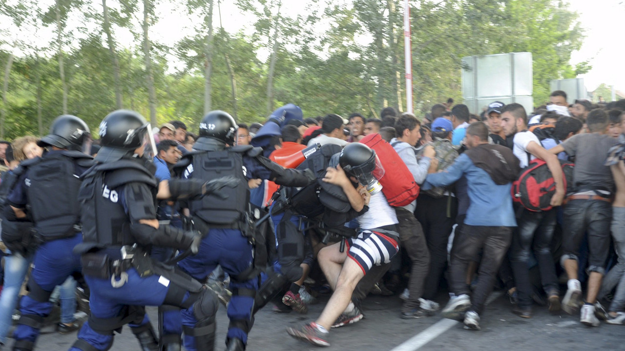 Sukob mađarska policija i migranata na Horgošu