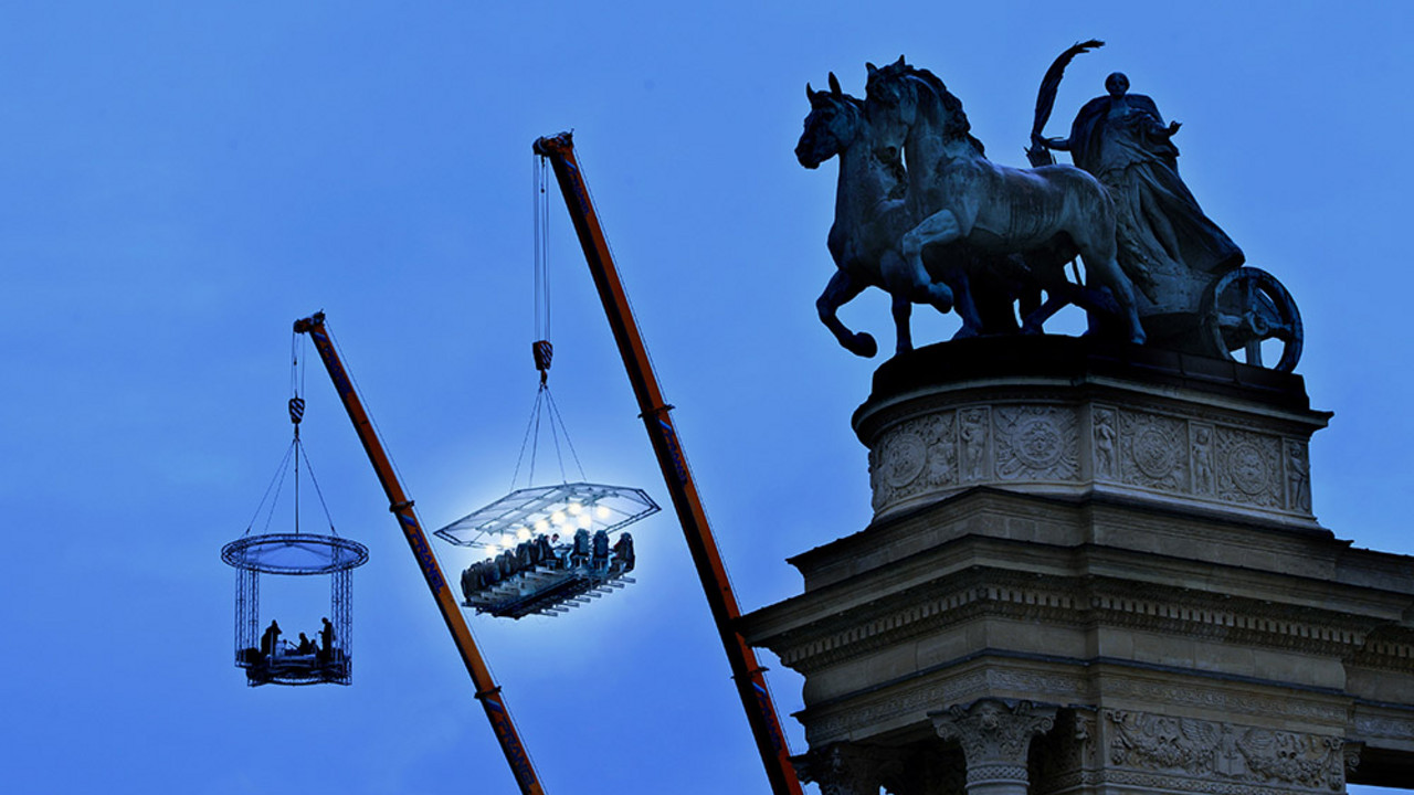 dinner in the sky