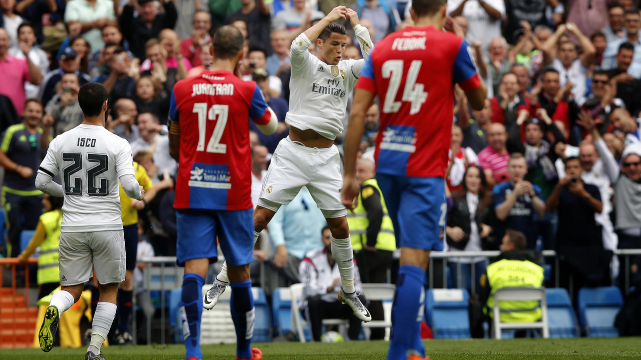 Kristijano Ronaldo slavi rekordan 324. gol u dresu Real Madrida