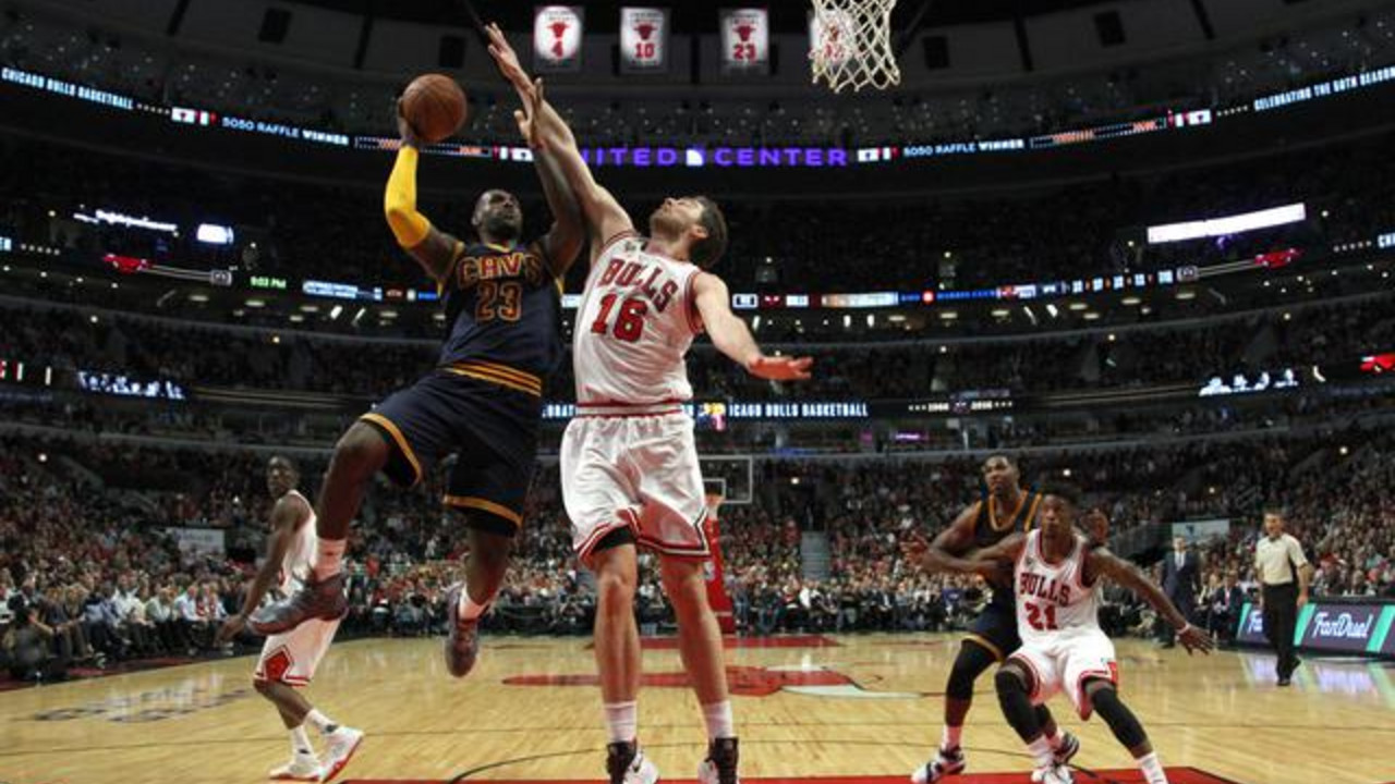 Gasol blokira Lebrona