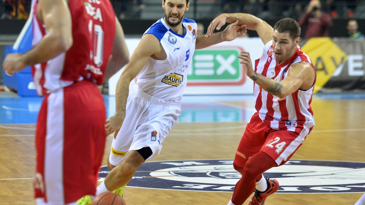 Marko Ljubičić i Stefan Jović u duelu na meču MZT - Crvena zvezda
