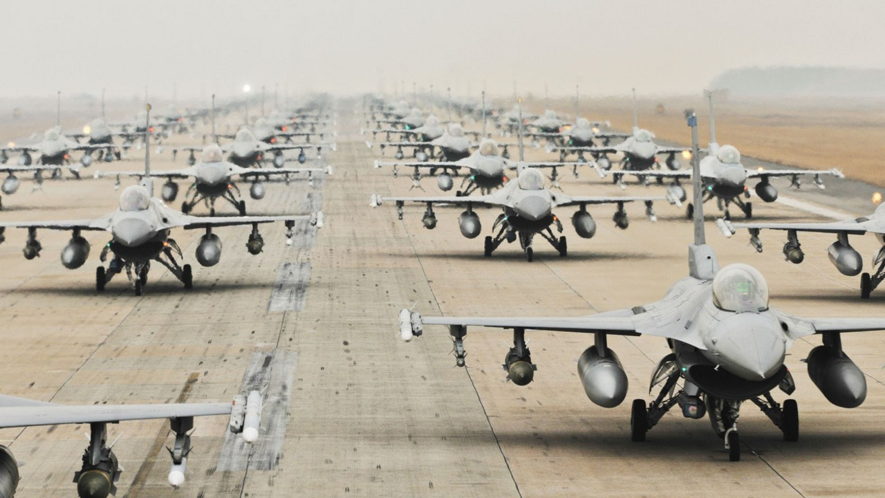 Američki avioni F-16 na pisti