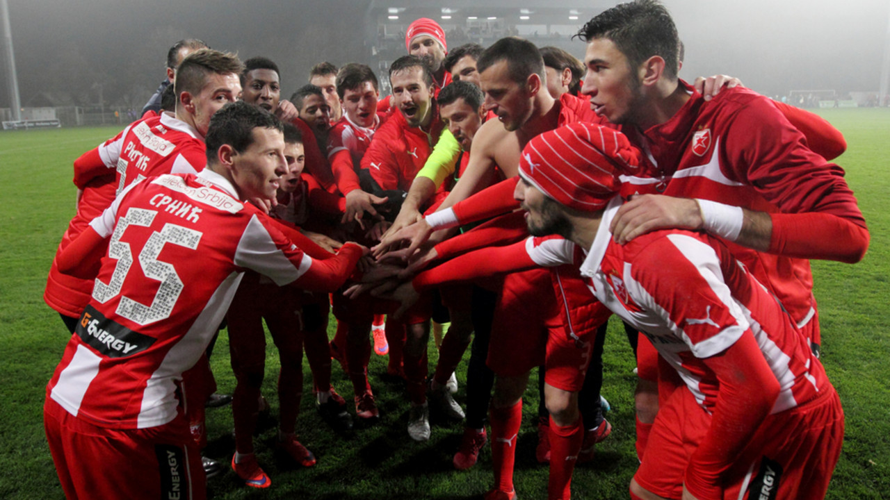Luka Jović sa fudbalerima Crvene zvezde